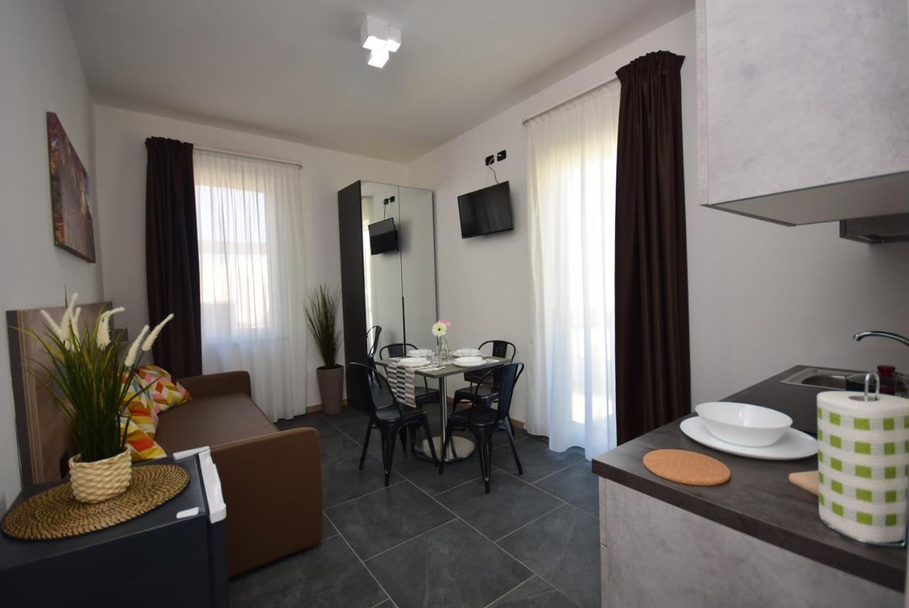Hotel Crisvan Rimini Exterior foto